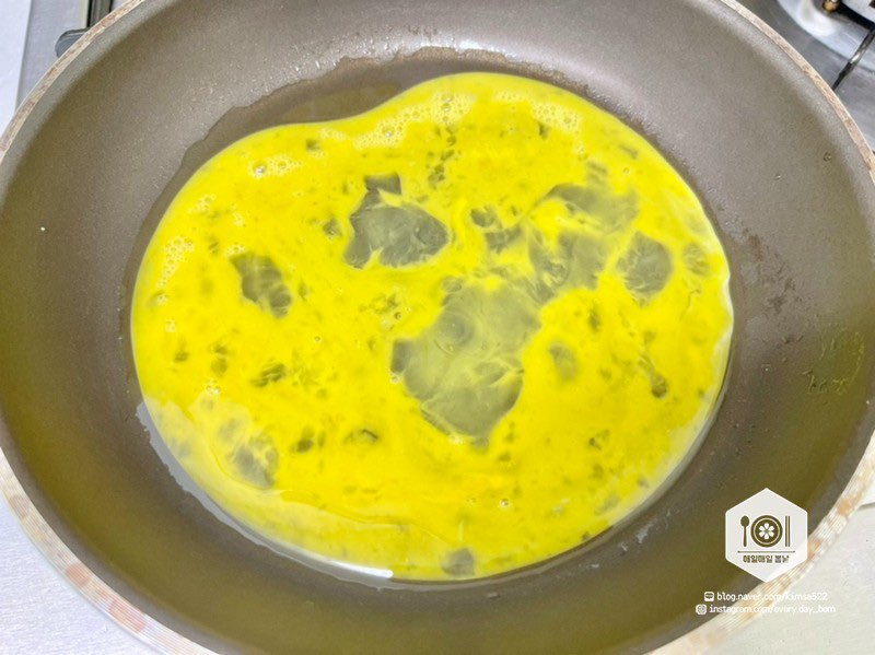 Công thức làm món trứng cuộn hình dưa hấu cực độc lạ - Ảnh 9